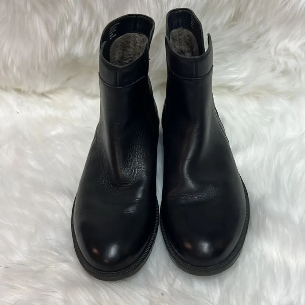 Umberto Raffini black leather Trina ankle boots Size‎ 39/8.5 B20